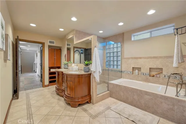 $1,995,000 | 221 Hartford Avenue, Huntington Beach, CA 92648