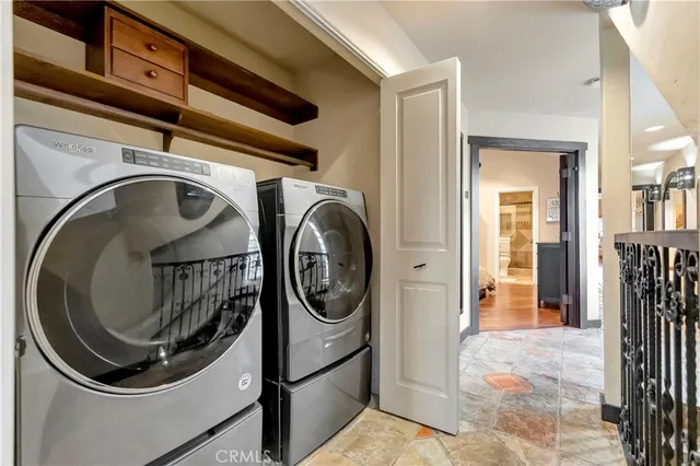 $1,995,000 | 221 Hartford Avenue, Huntington Beach, CA 92648