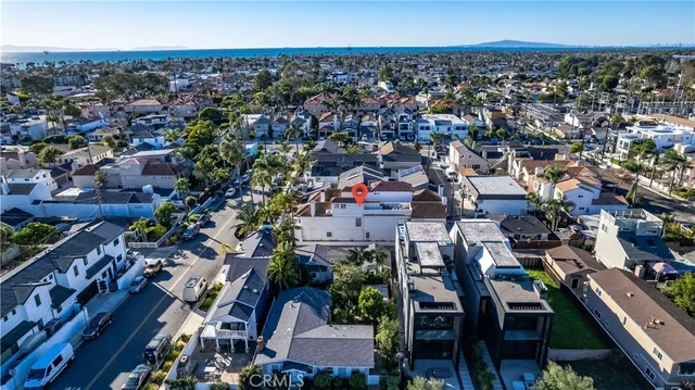 $1,995,000 | 221 Hartford Avenue, Huntington Beach, CA 92648