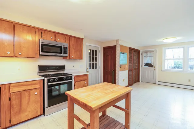 $650,000 | 5 Fernwood Drive, Merrimack, NH 03054