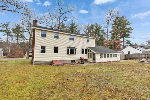 $650,000 | 5 Fernwood Drive, Merrimack, NH 03054