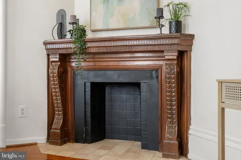 $330,000 | 1035 Spruce Street, Unit 102, Philadelphia, PA 19107