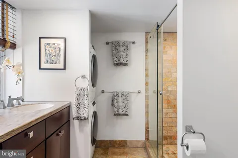 $330,000 | 1035 Spruce Street, Unit 102, Philadelphia, PA 19107