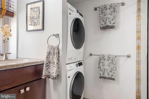 $330,000 | 1035 Spruce Street, Unit 102, Philadelphia, PA 19107