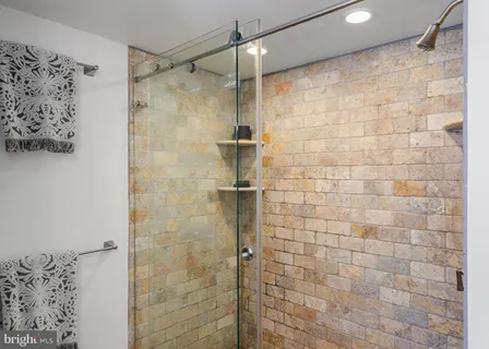 $330,000 | 1035 Spruce Street, Unit 102, Philadelphia, PA 19107