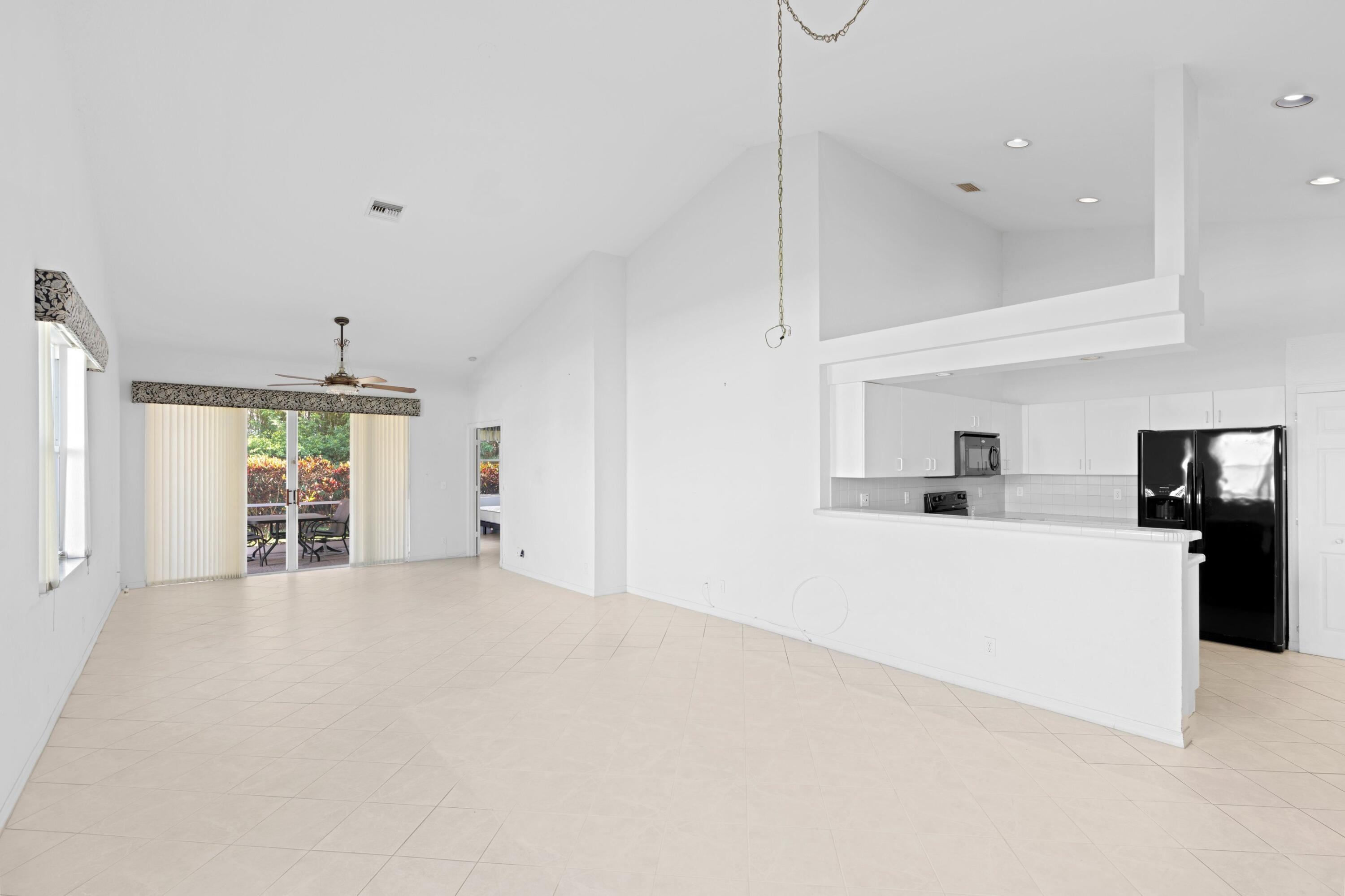 8627 Vía Giula Boca Raton, FL 33496 - Photo 3 of 19 3
