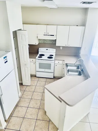 $2,650 | 521 Princess Drive, Unit 521, Margate, FL 33068