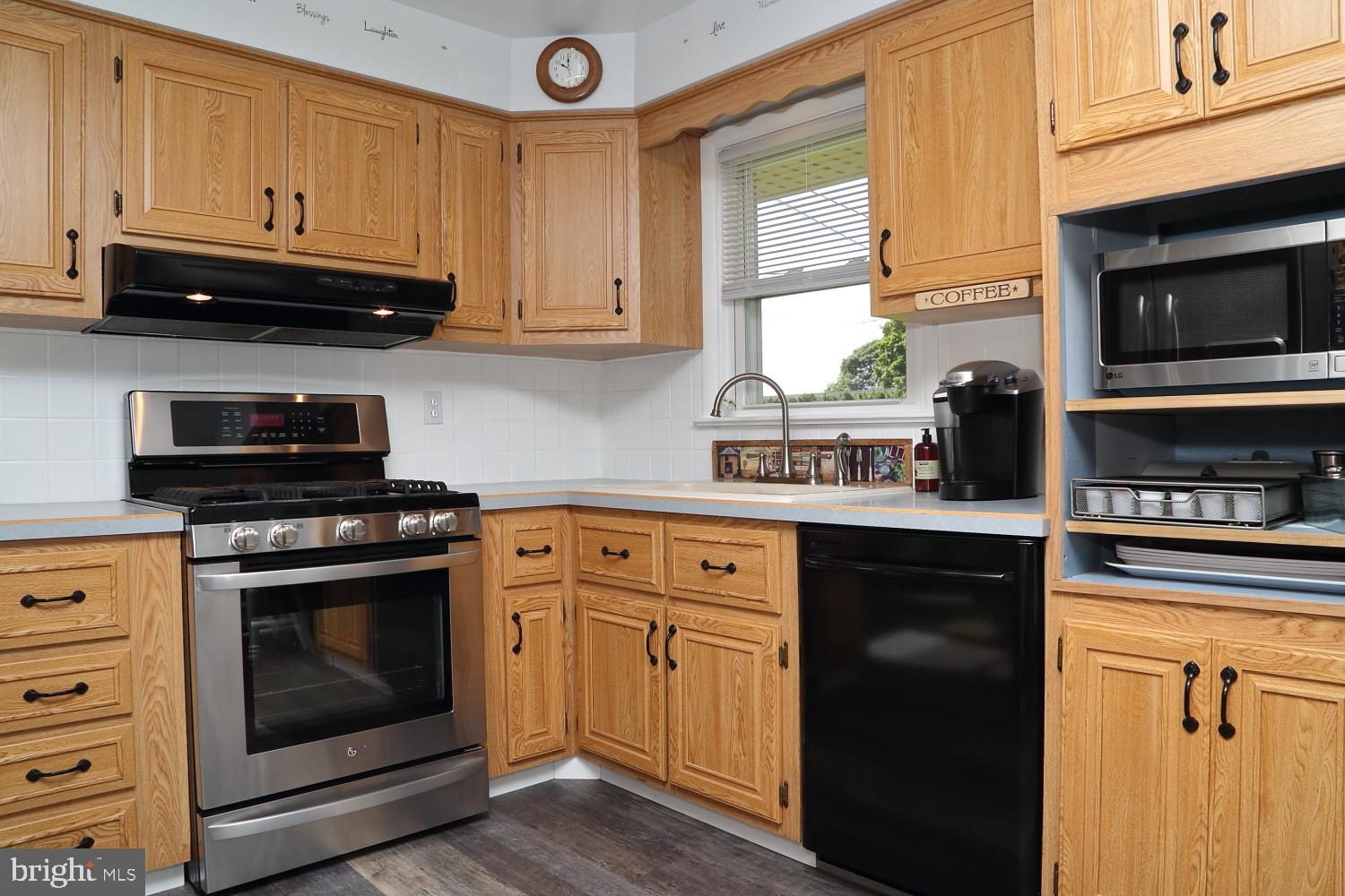 1770 Hemlock Road Lancaster, PA 17603 - Photo 2 of 15 Gallery Image 2