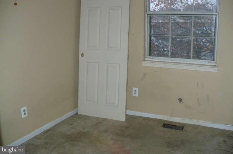 204 Garth Terrace Gaithersburg, MD 20879 - Photo 23 of 25 Bedroom