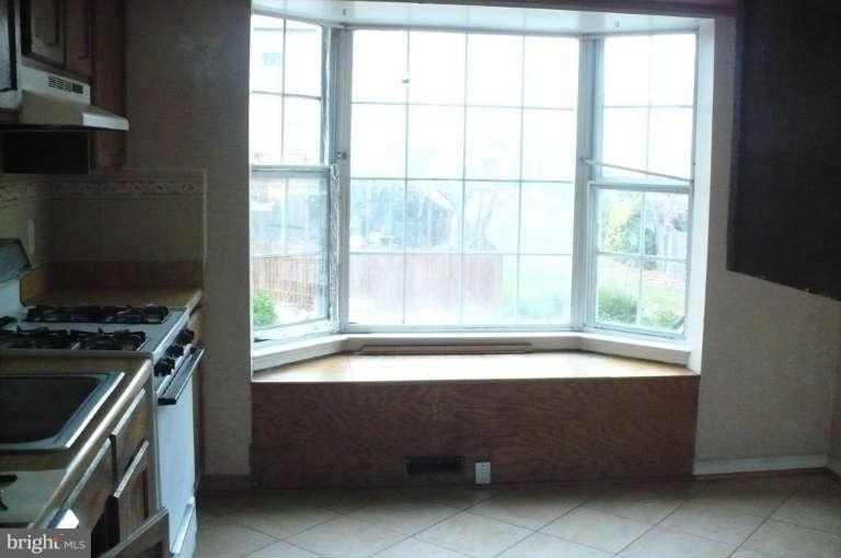 204 Garth Terrace Gaithersburg, MD 20879 - Photo 6 of 25 Kitchen