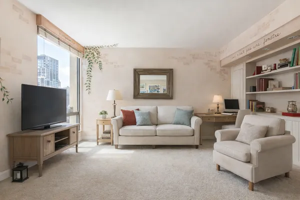 $569,000 | 100 East Bellevue Place, Unit 23B, Chicago, IL 60611