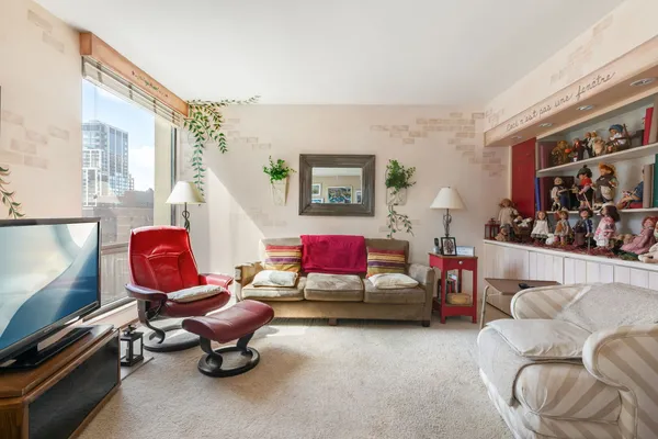 $569,000 | 100 East Bellevue Place, Unit 23B, Chicago, IL 60611