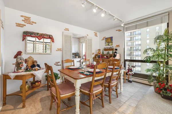$569,000 | 100 East Bellevue Place, Unit 23B, Chicago, IL 60611