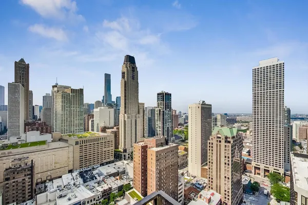 $569,000 | 100 East Bellevue Place, Unit 23B, Chicago, IL 60611