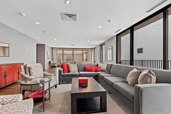 $569,000 | 100 East Bellevue Place, Unit 23B, Chicago, IL 60611