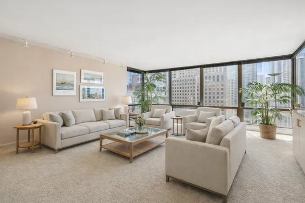 $569,000 | 100 East Bellevue Place, Unit 23B, Chicago, IL 60611