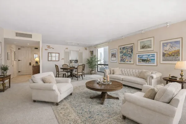 $569,000 | 100 East Bellevue Place, Unit 23B, Chicago, IL 60611