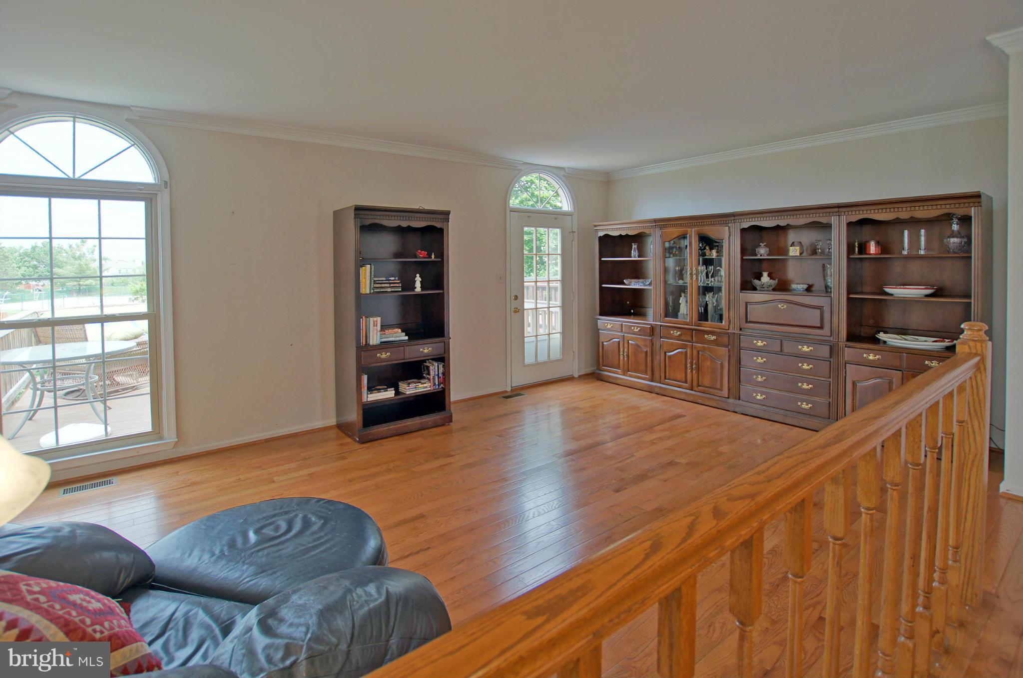 46834 Rabbitrun Terrace Sterling, VA 20164 - Photo 9 of 23 Living Room