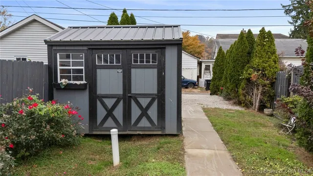 $209,900 | 906 West Main Street, Madison, IN 47250