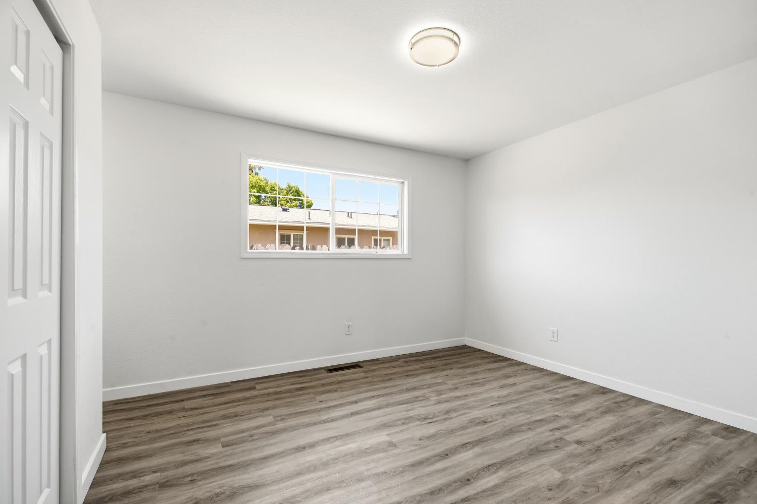 3501 Larisa Lane Ceres, CA 95307 - Photo 17 of 28 Master bedroom