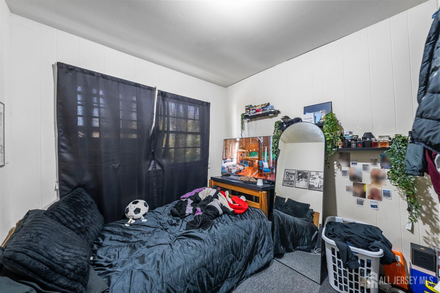 55 Frank Street Somerset, NJ 08873 - Photo 11 of 33 a living room with furniture