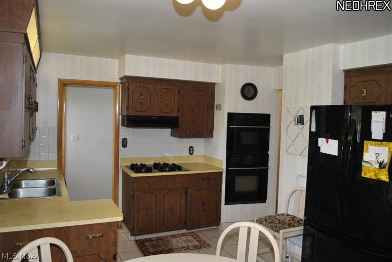 7309 Ward Road Cleveland, OH 44134 - Photo 4 of 21