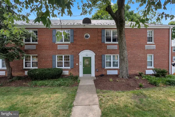 $1,900 | 3201 Commonwealth Avenue, Unit B, Alexandria, VA 22305