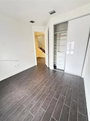 a close up view of a washer and dryer