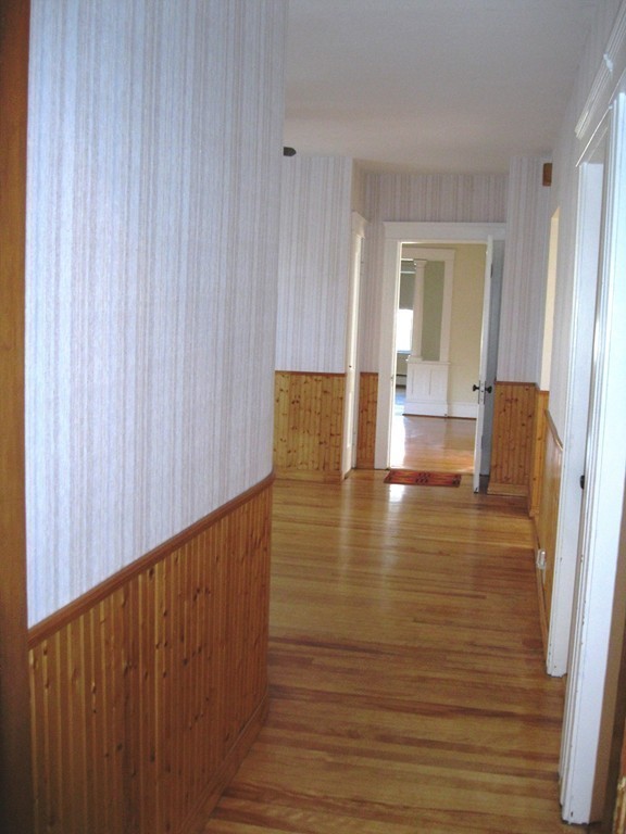 2 Bellingham Road Worcester, MA 01606 - Photo 4 of 20