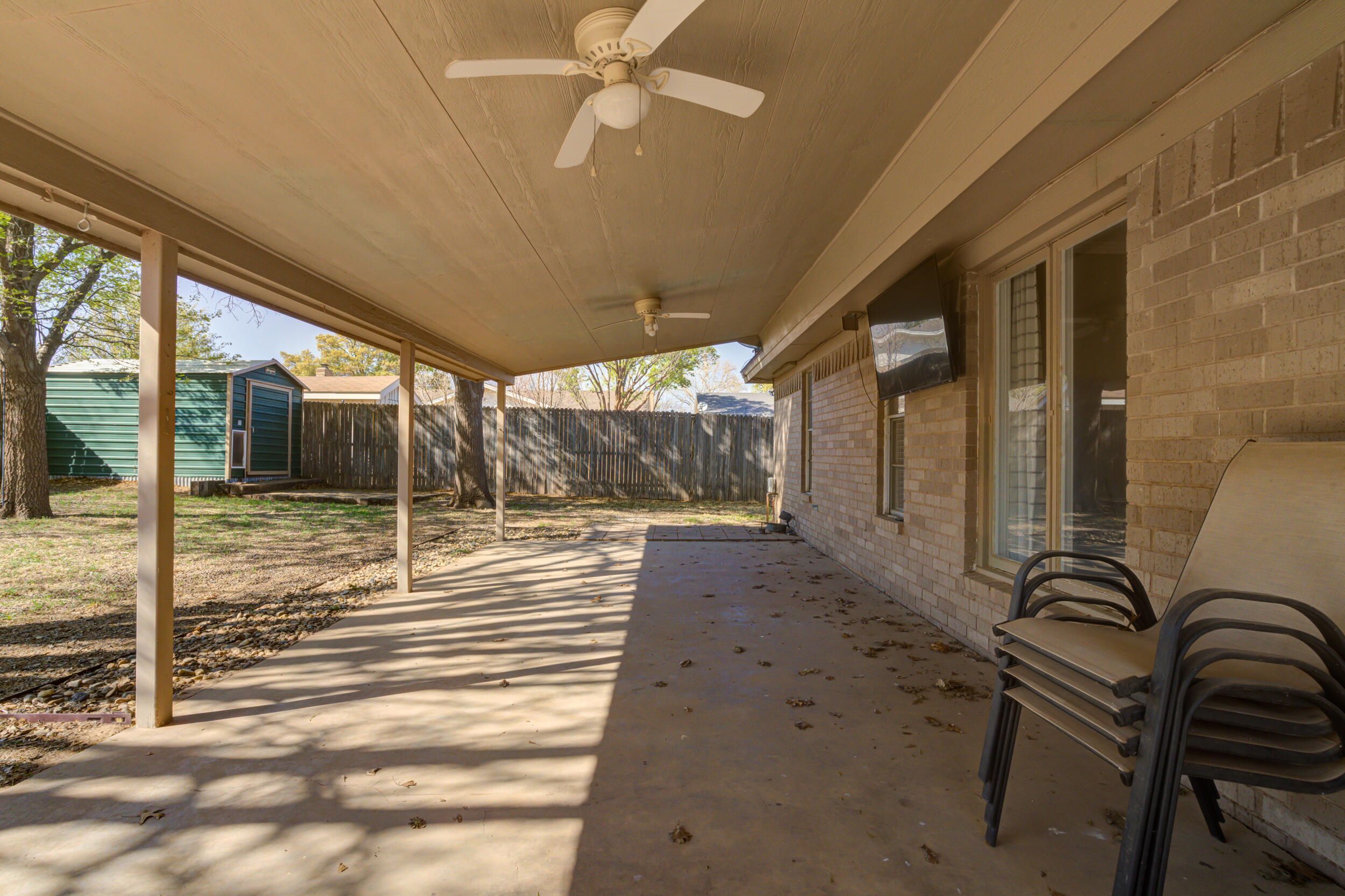 7106 Zoar Avenue Lubbock, TX 79424 - Photo 29 of 33 a view of a porch