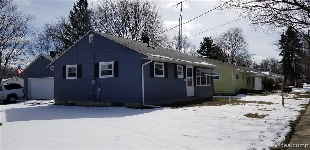 527 Byron Road Howell, MI 48843 - Photo 3 of 24