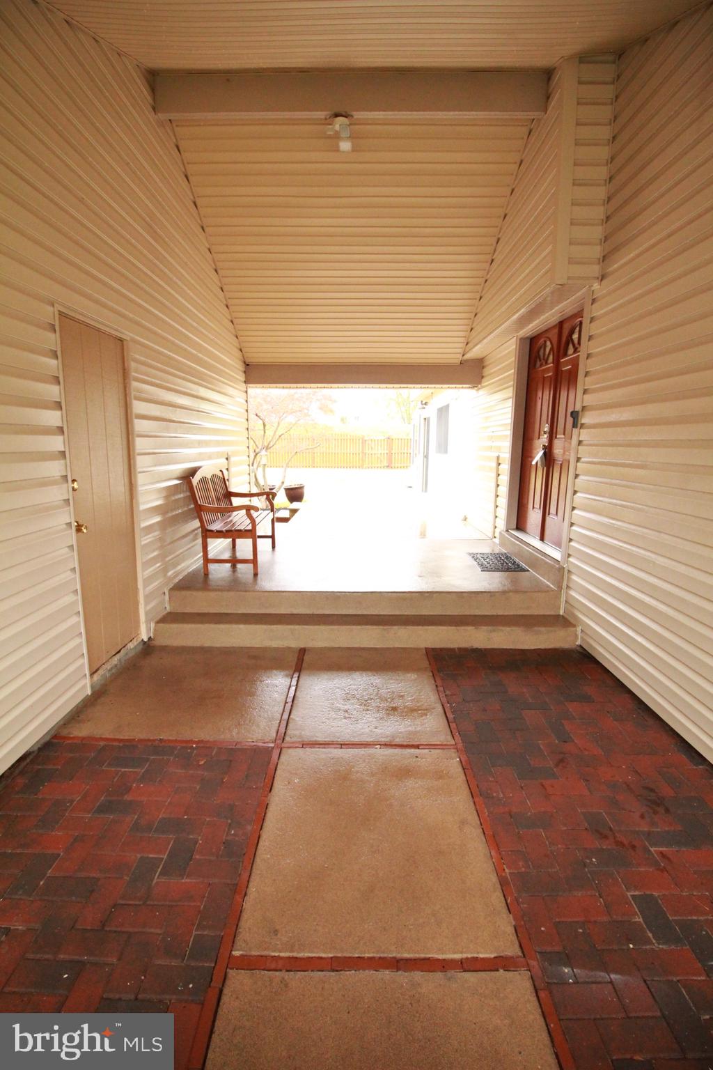 161 South Fox Road Sterling, VA 20164 - Photo 5 of 37 Gallery Image 5
