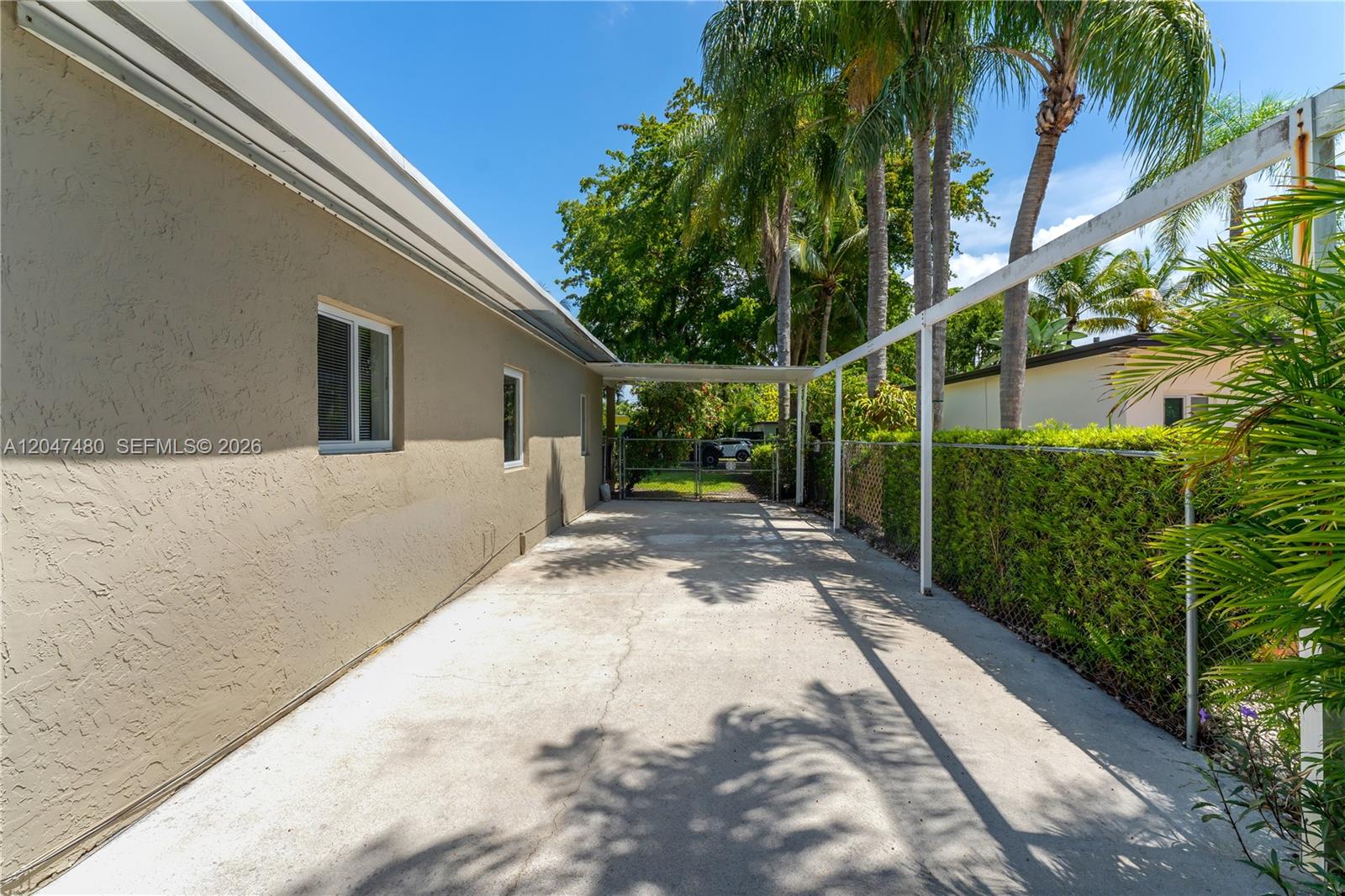 6130 Southwest 47th Street Miami, FL 33155 - Photo 22 of 26 Side yard