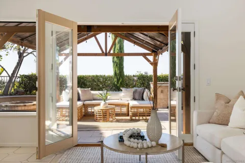 $1,685,000 | 1854 Avenida Mimosa, Encinitas, CA 92024