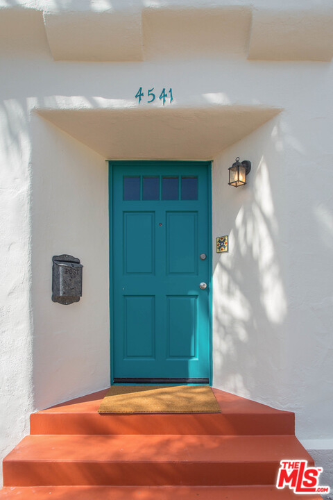 4541 Round Top Drive Los Angeles, CA 90065 - Photo 3 of 40 a view of empty room
