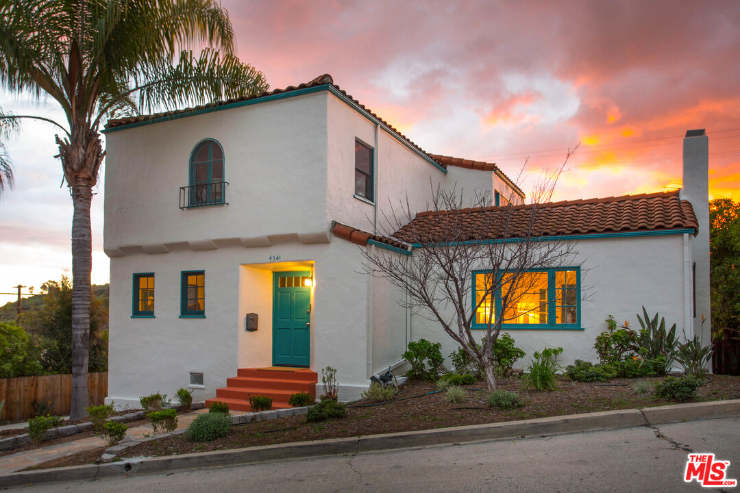 4541 Round Top Drive Los Angeles, CA 90065 - Photo 37 of 40 a front view of a house with garden