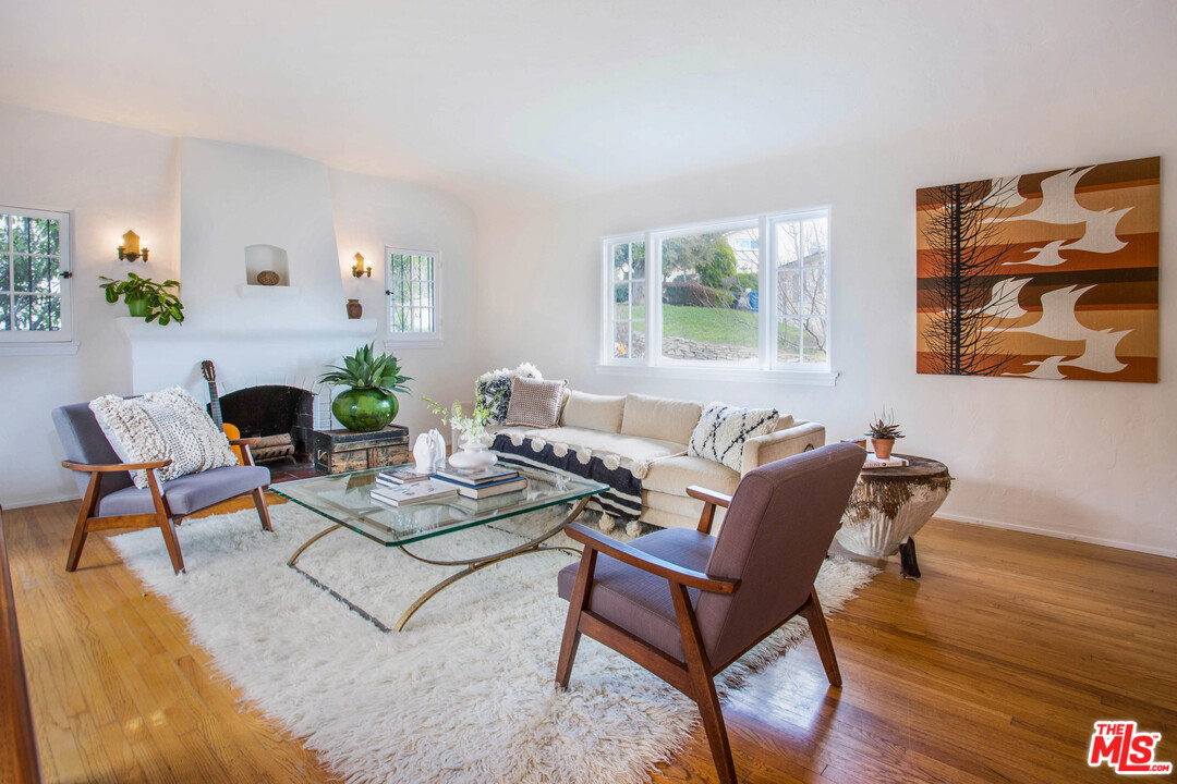 4541 Round Top Drive Los Angeles, CA 90065 - Photo 8 of 40 a living room with furniture and wooden floor