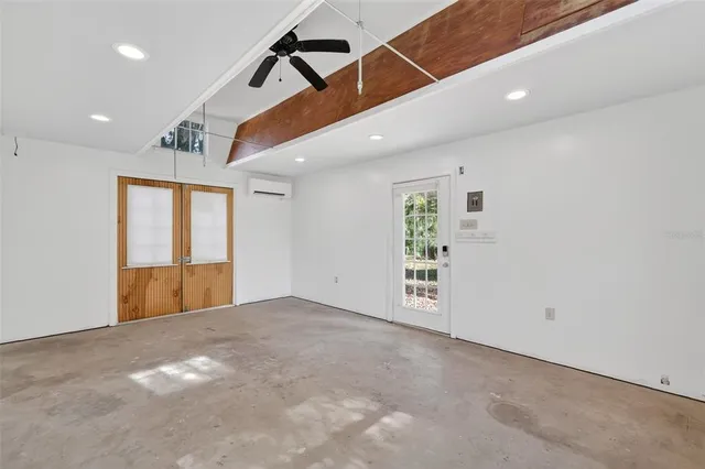 $2,750 | 423 East 10th Avenue, Mount Dora, FL 32757