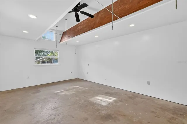 $2,750 | 423 East 10th Avenue, Mount Dora, FL 32757