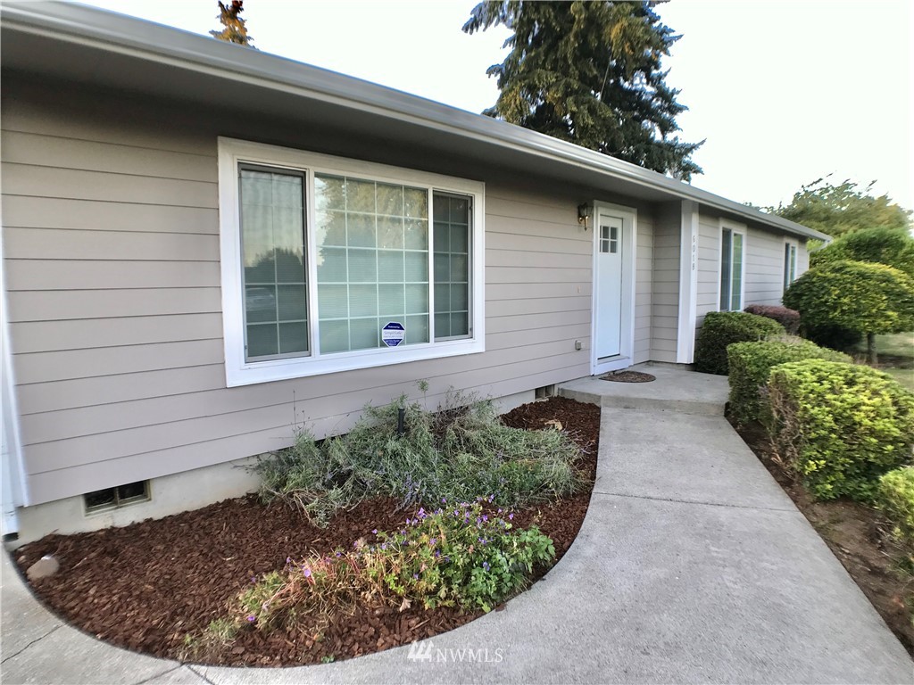 6018 Prather Road Southwest Centralia, WA 98531 - Photo 11 of 28 a view of a entryway in front of house