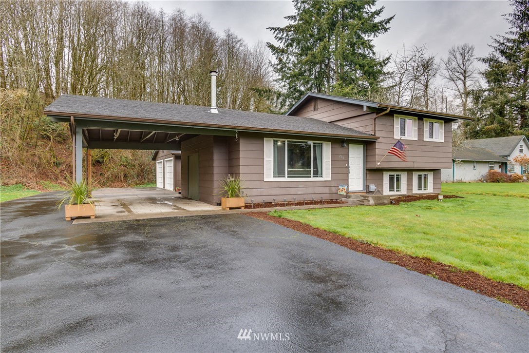 207 Chapman Road Castle Rock, WA 98611 - Photo 2 of 30 Gallery Image 2