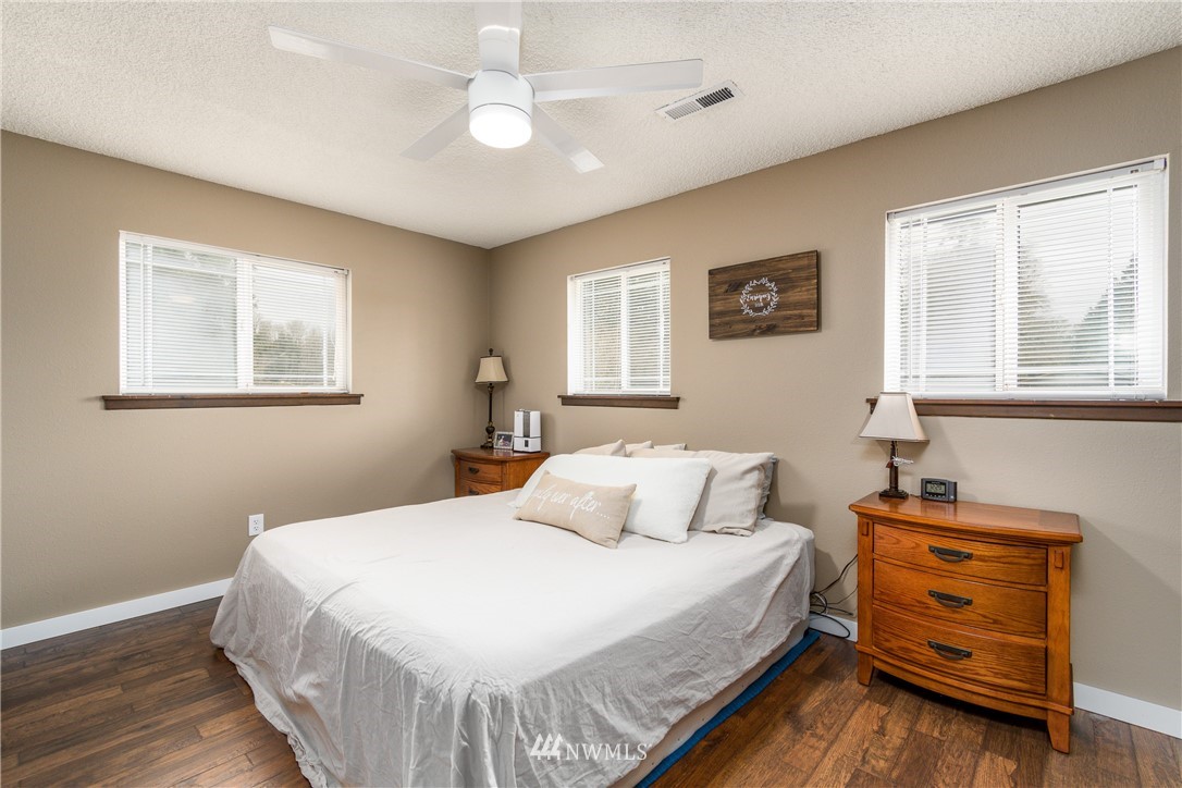 207 Chapman Road Castle Rock, WA 98611 - Photo 11 of 30 Gallery Image 11