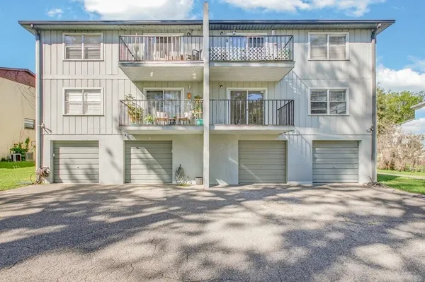 $190,000 | 2715 Northwest 104th Court, Unit 4, Gainesville, FL 32606