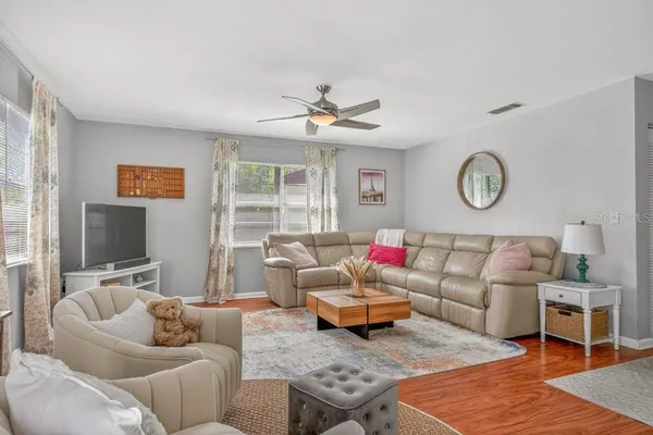 $190,000 | 2715 Northwest 104th Court, Unit 4, Gainesville, FL 32606