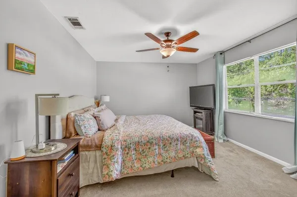 $190,000 | 2715 Northwest 104th Court, Unit 4, Gainesville, FL 32606