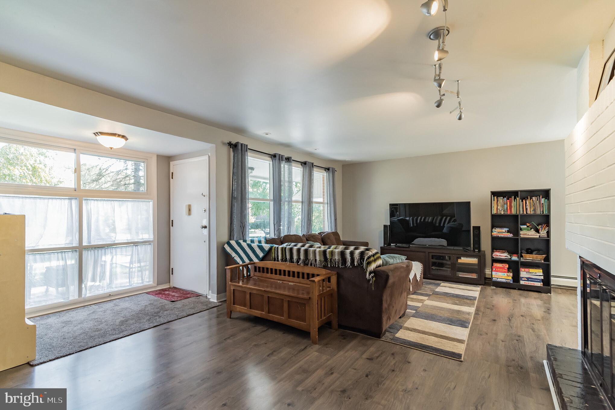 1120 Boxwood Road Jenkintown, PA 19046 - Photo 3 of 30 Entrance to Living Room