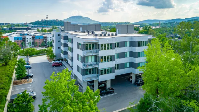 $479,000 | 411 Fairpoint Street, Unit 208, Chattanooga, TN 37405