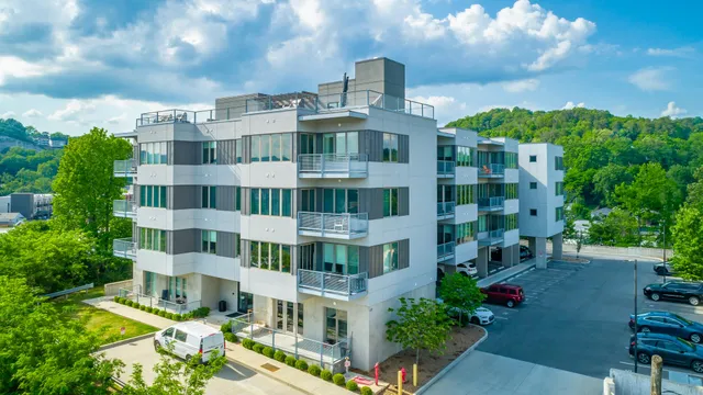 $479,000 | 411 Fairpoint Street, Unit 208, Chattanooga, TN 37405