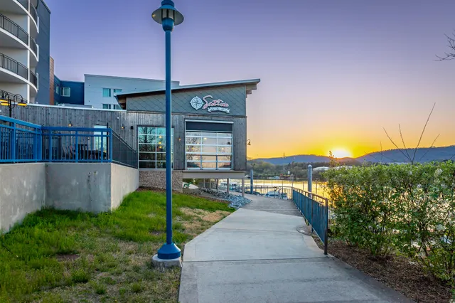 $479,000 | 411 Fairpoint Street, Unit 208, Chattanooga, TN 37405