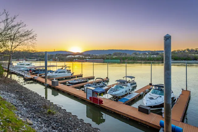 $479,000 | 411 Fairpoint Street, Unit 208, Chattanooga, TN 37405